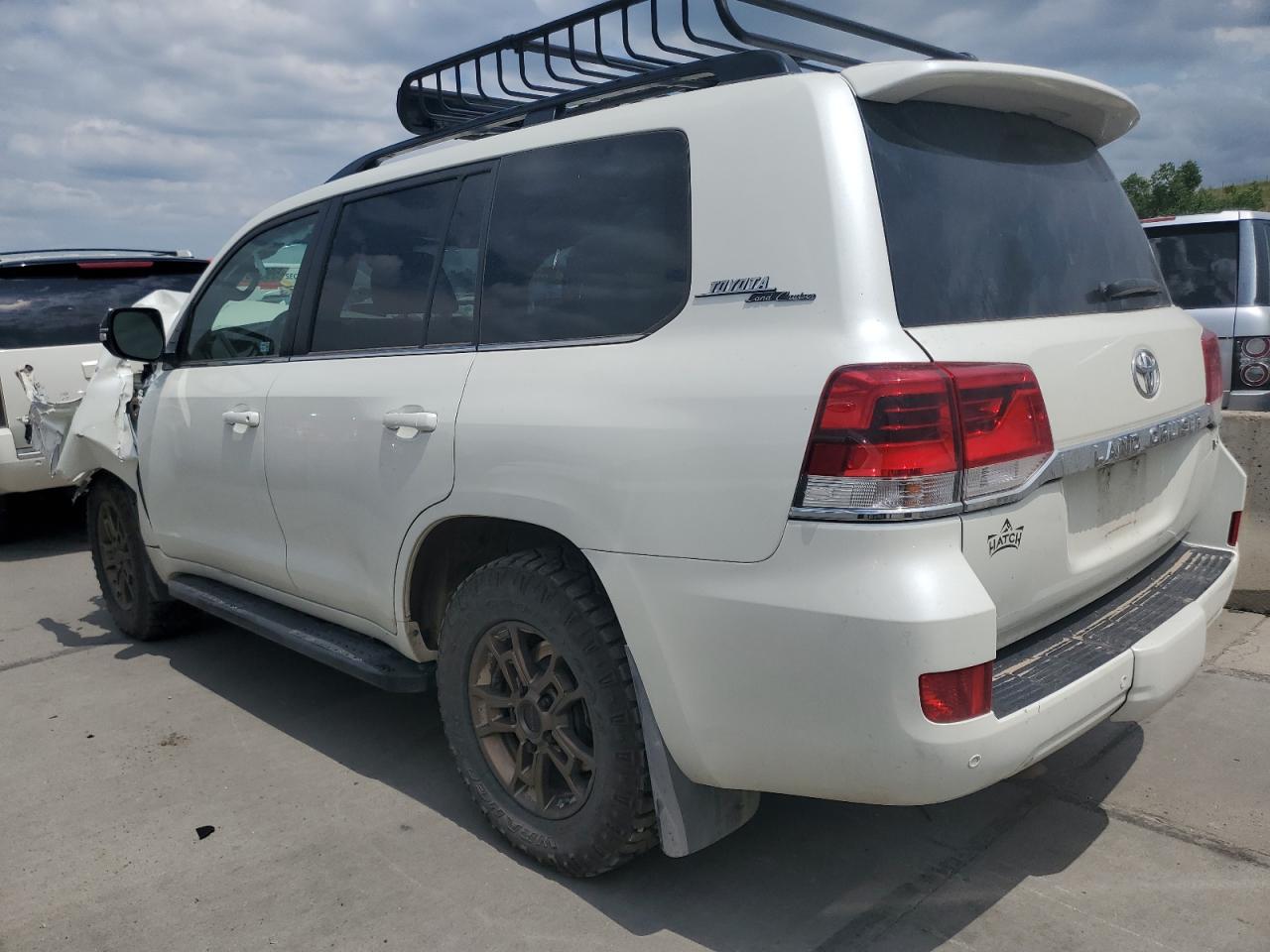 Image 2 of 2021 TOYOTA LAND CRUISER VX-R 2021 with VIN JTMCY7AJ0M4097303