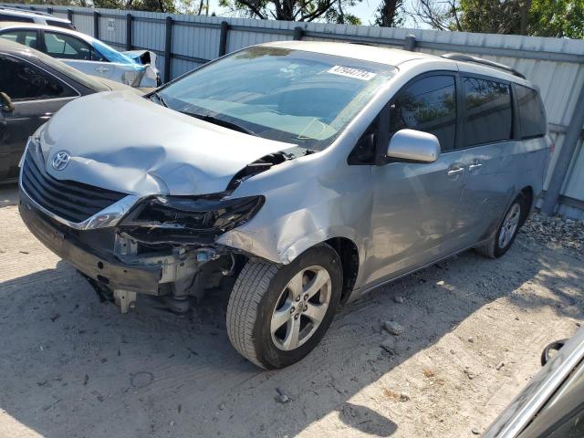2011 TOYOTA SIENNA LE 2011 image