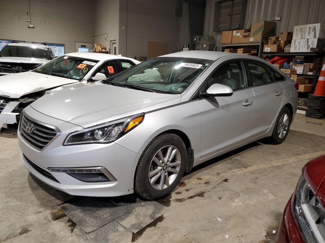 Obraz 1 z 2015 HYUNDAI SONATA SE 2015 z VIN 5NPE24AF9FH161369