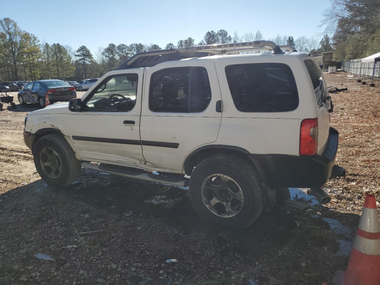 Image 2 of 2002 NISSAN XTERRA XE 2002 with VIN 5N1ED28T42C604068