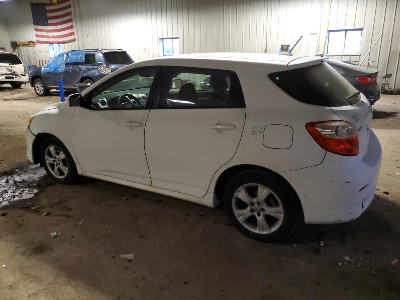Изображение 2 2010 TOYOTA COROLLA MATRIX  2010 с VIN 2T1KU4EE9AC351103