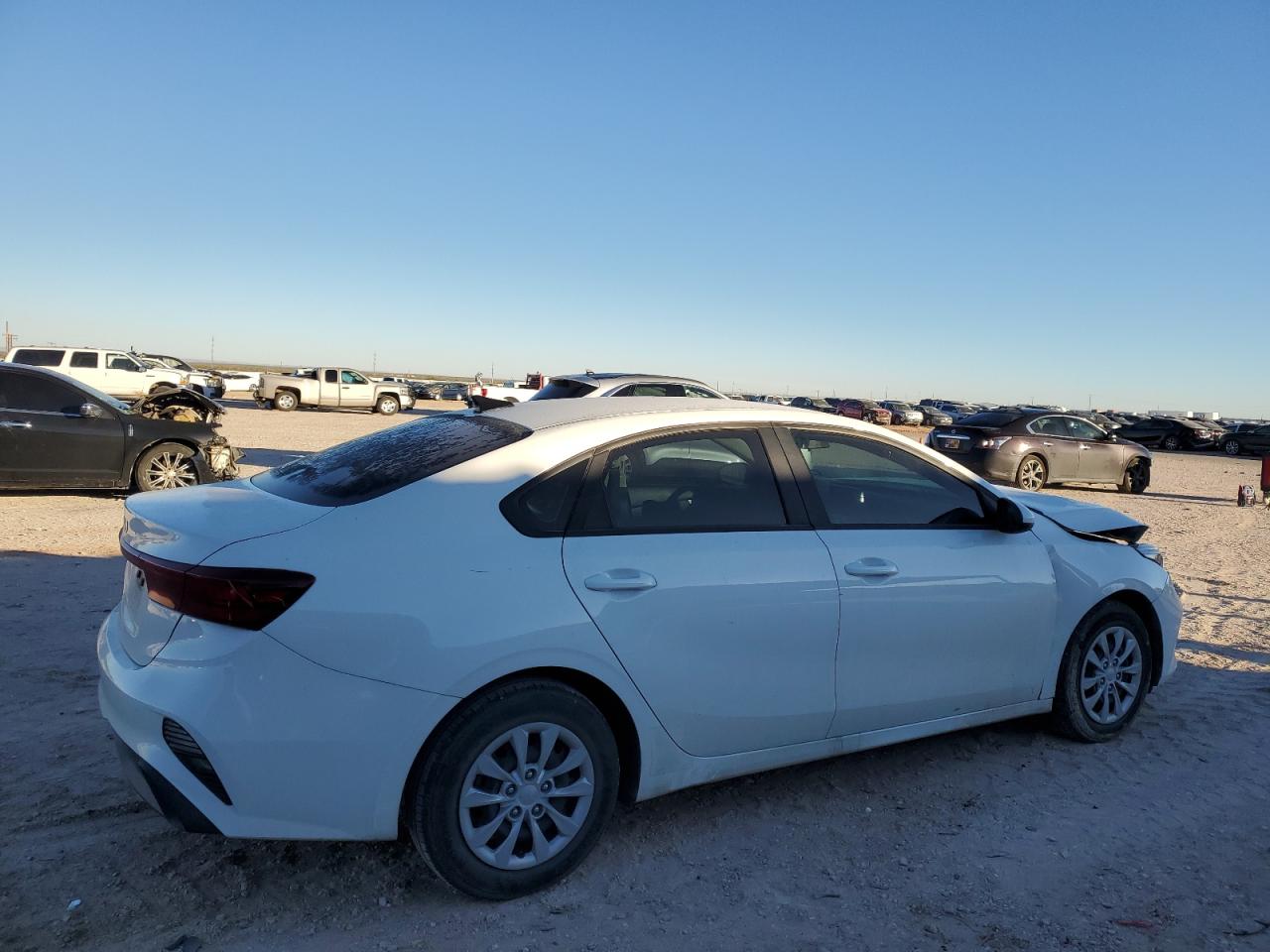 Image 3 of 2022 KIA FORTE FE 2022 with VIN 3KPF24AD5NE430215