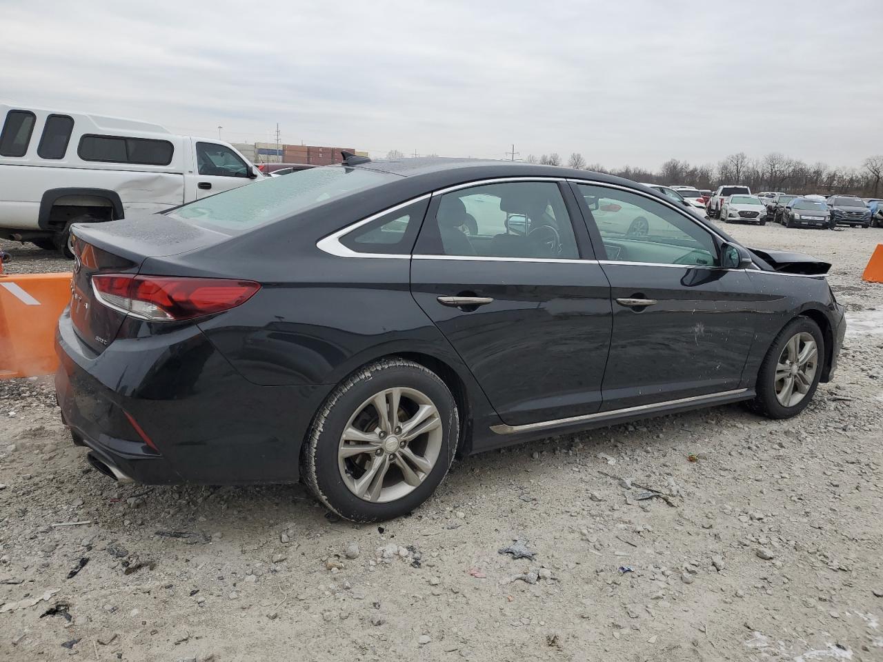 Image 3 of 2018 HYUNDAI SONATA SPORT 2018 with VIN 5NPE34AFXJH714116