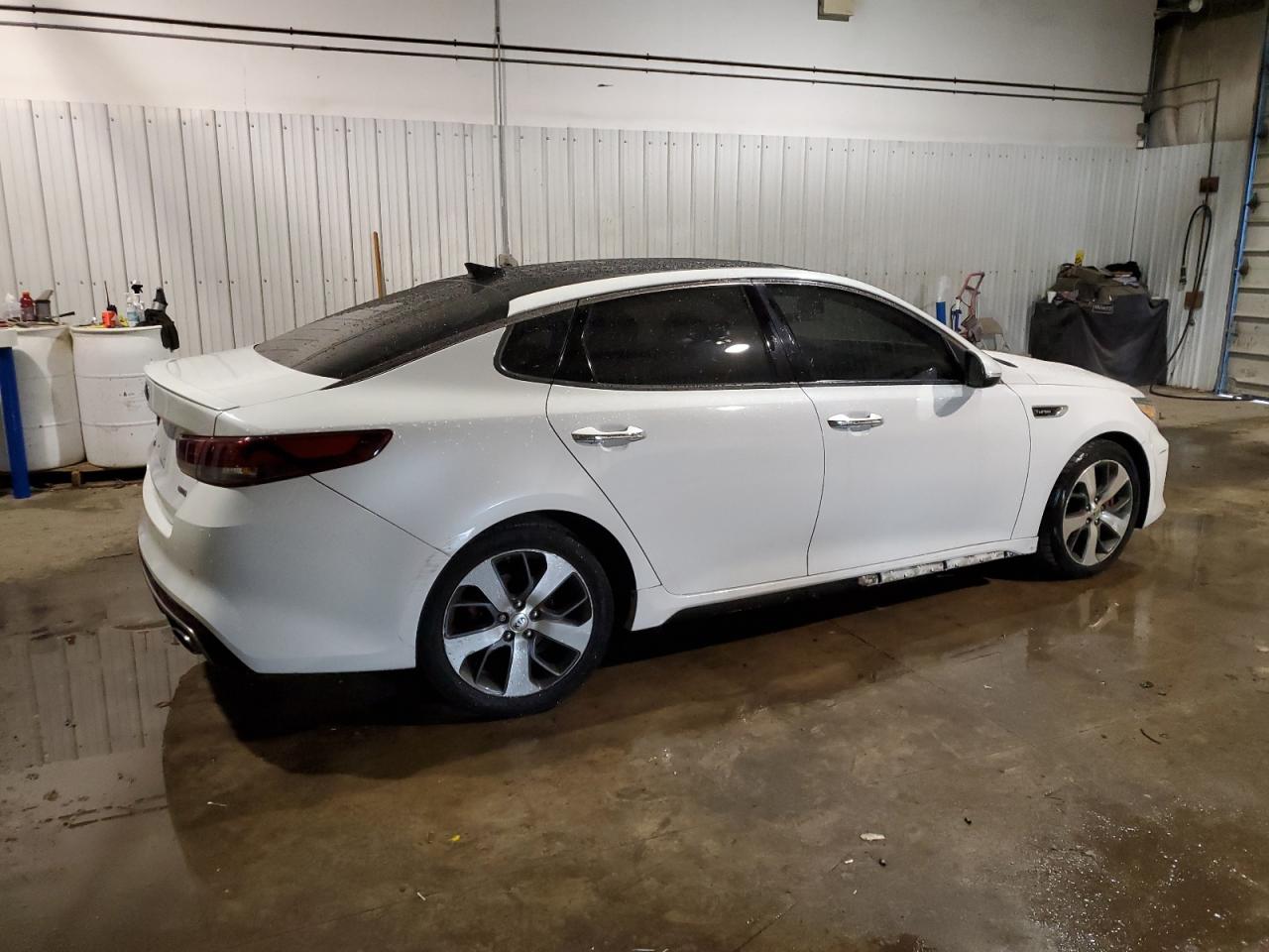 Изображение 3 2016 KIA OPTIMA SX 2016 с VIN 5XXGW4L2XGG024624