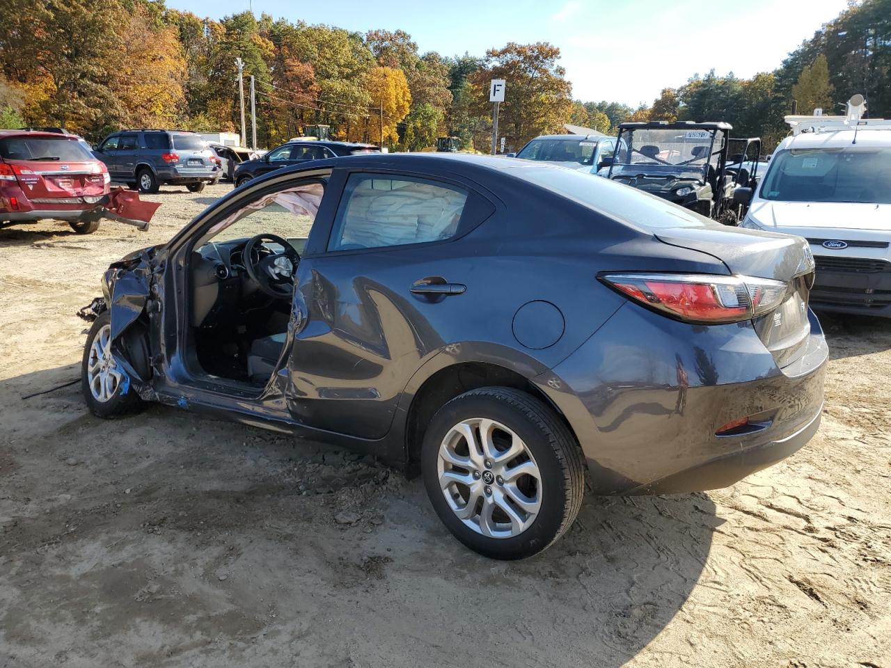 Obraz 2 z 2017 TOYOTA YARIS IA  2017 z VIN 3MYDLBYV8HY147044