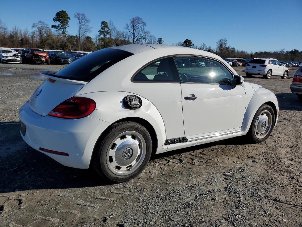 Obraz 3 z 2015 VOLKSWAGEN BEETLE 1.8T 2015 z VIN 3VWF17AT4FM649750