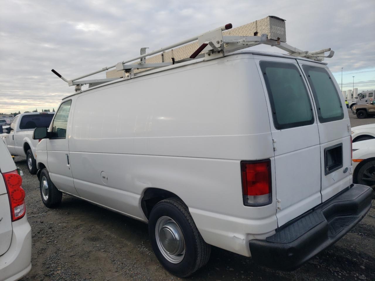 Изображение 2 2001 FORD ECONOLINE E250 VAN 2001 с VIN 1FTNE24M21HB35127