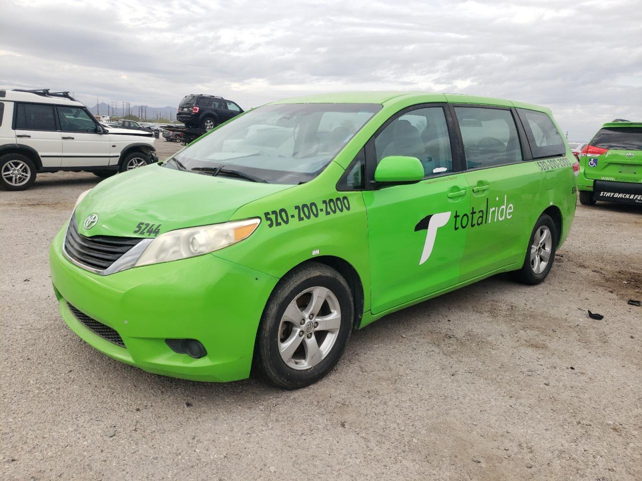 2013 TOYOTA SIENNA  2013 image