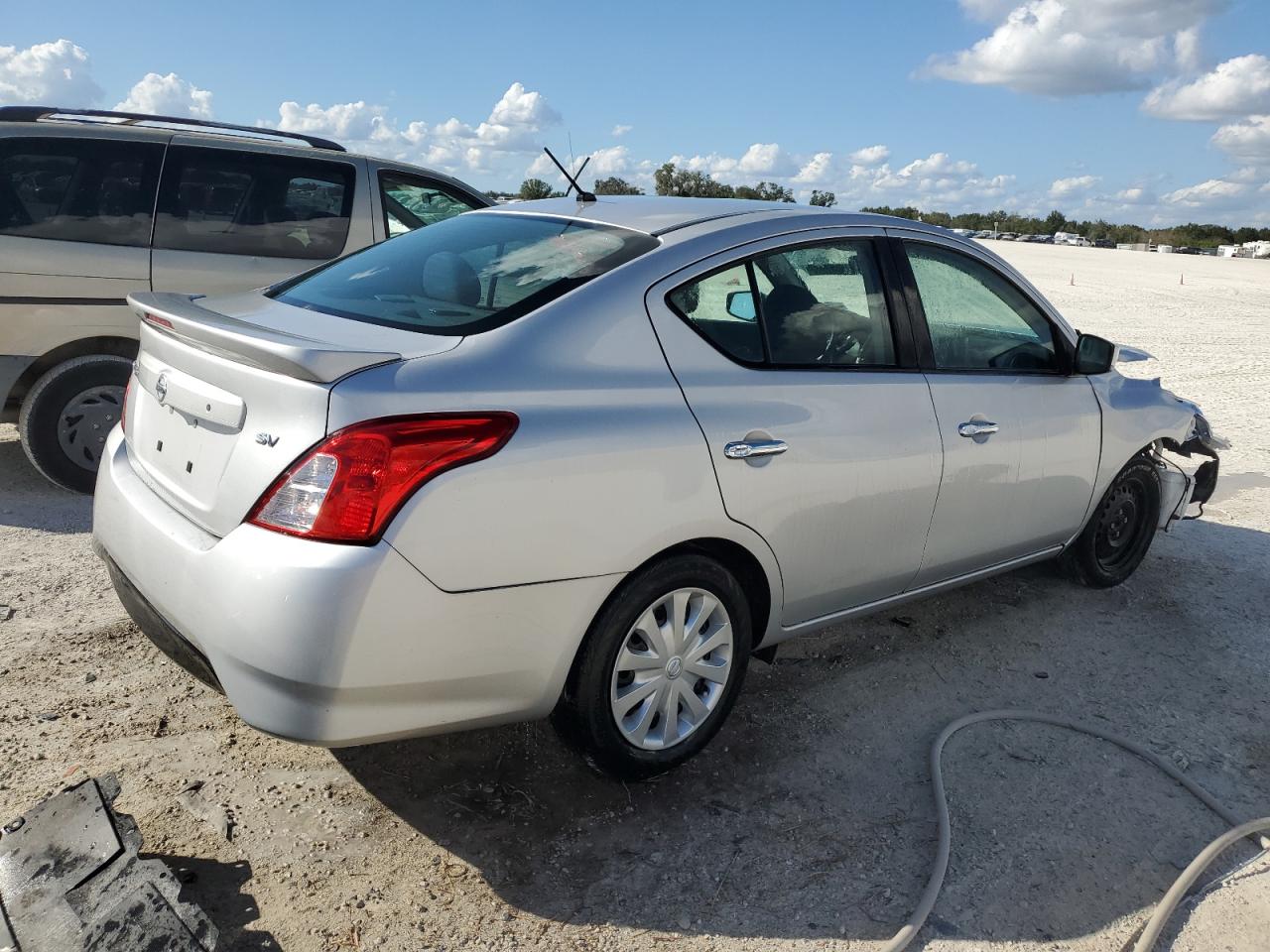 Image 3 of 2019 NISSAN VERSA S 2019 with VIN 3N1CN7AP0KL877910