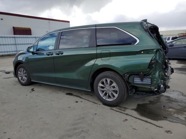 Image 2 of 2022 TOYOTA SIENNA LE 2022 with VIN 5TDKRKEC0NS107762