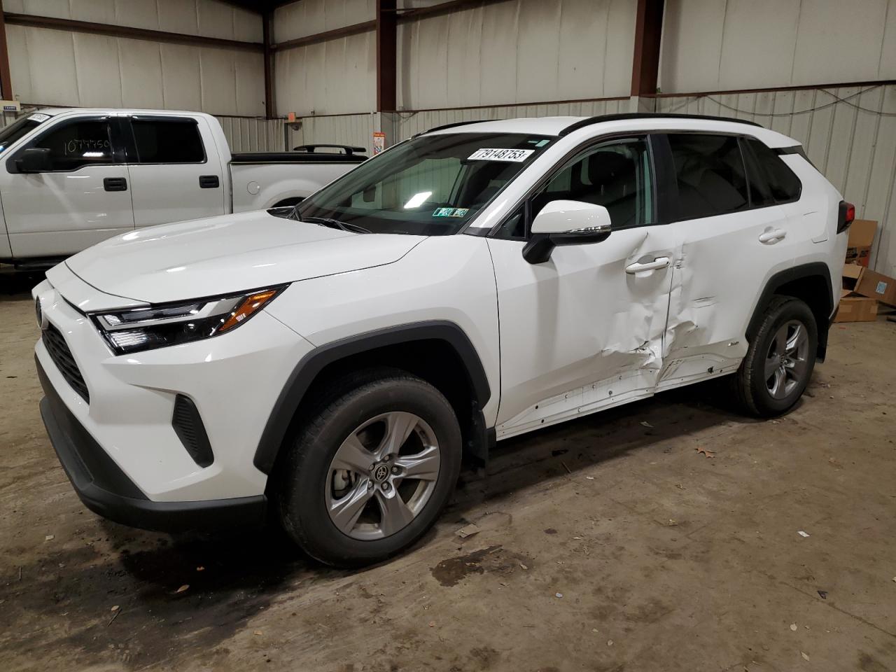 Изображение 1 2022 TOYOTA RAV4 XLE 2022 с VIN 4T3RWRFV5NU074370