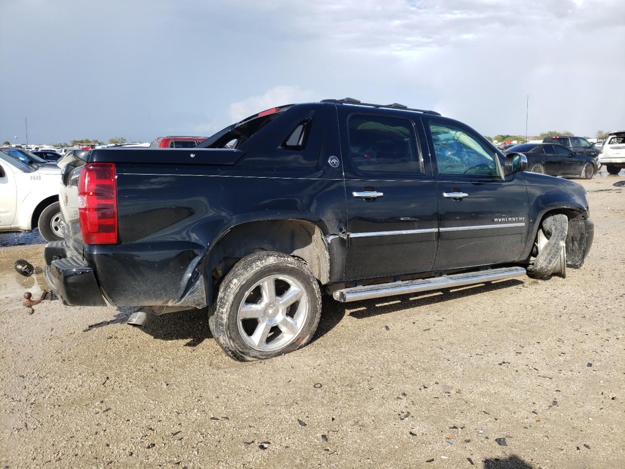 Изображение 3 2013 CHEVROLET AVALANCHE LTZ 2013 с VIN 3GNTKGE78DG296643