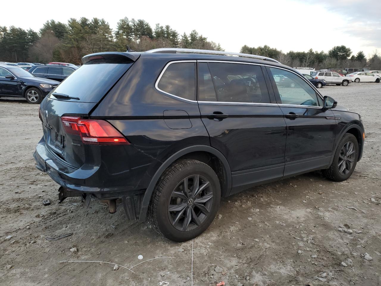 Изображение 3 2022 VOLKSWAGEN TIGUAN SE 2022 с VIN 3VV2B7AX0NM120636