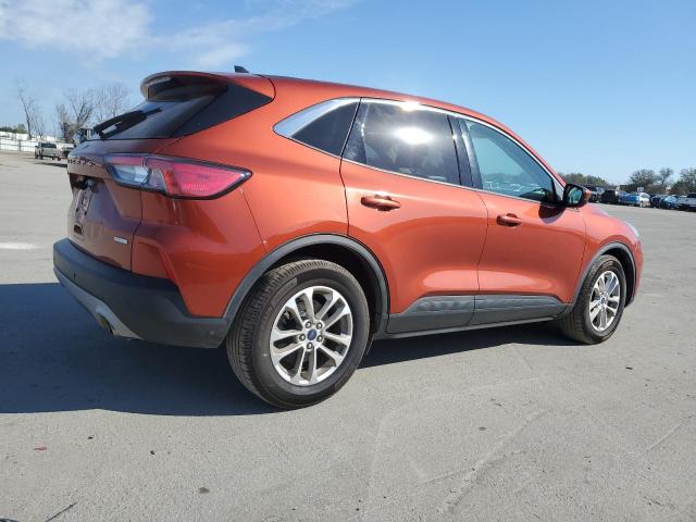 Image 3 of 2020 FORD ESCAPE SE 2020 with VIN 1FMCU0G69LUA37746