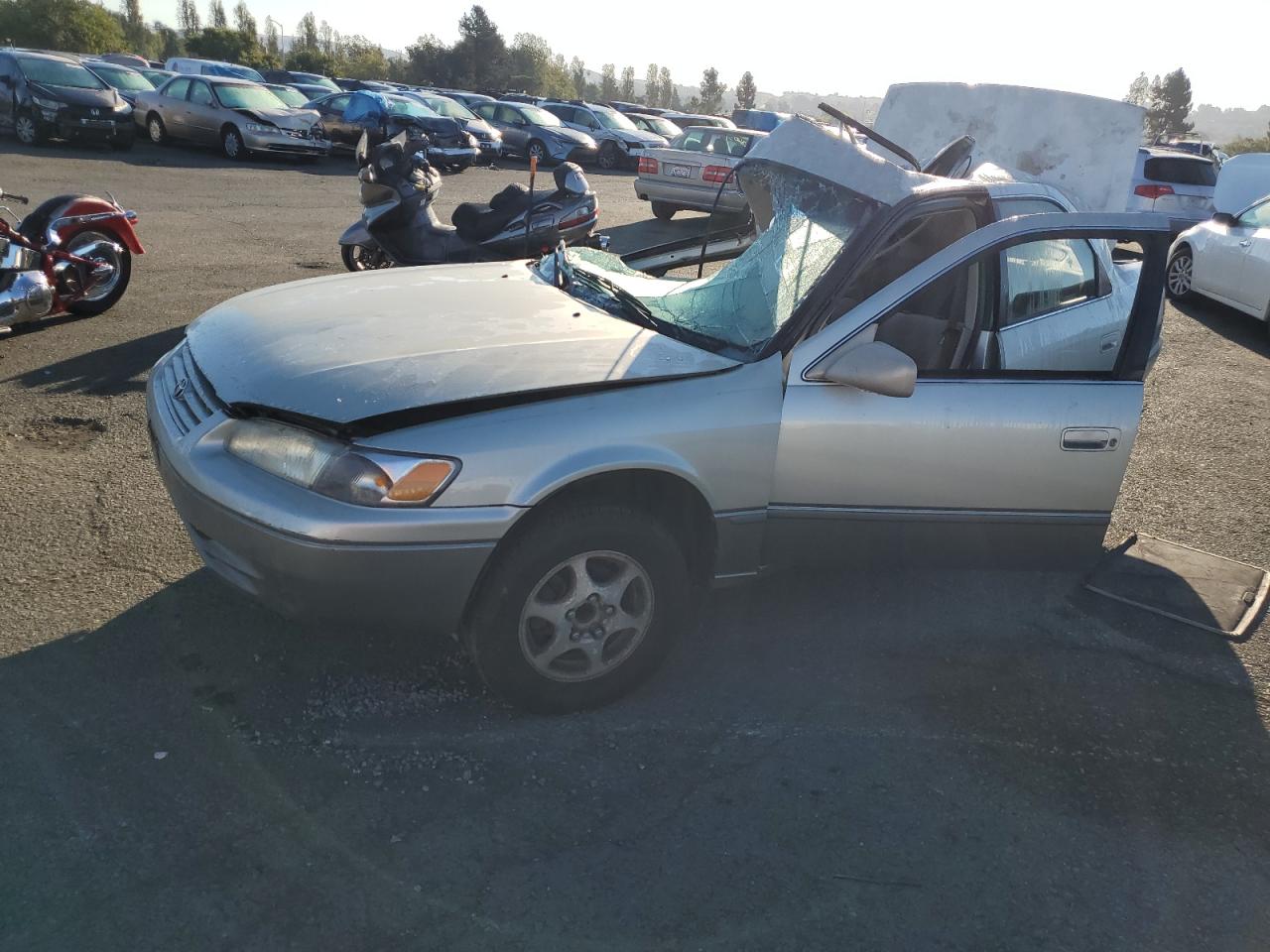 Image 1 of 1999 TOYOTA CAMRY LE 1999 with VIN JT2BG22K9X0373930