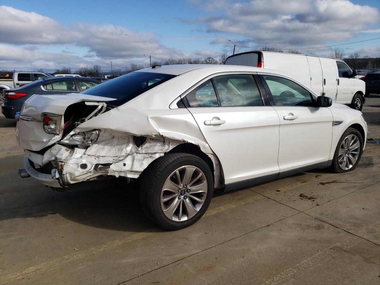 Image 3 of 2012 FORD TAURUS LIMITED 2012 with VIN 1FAHP2FW5CG106144