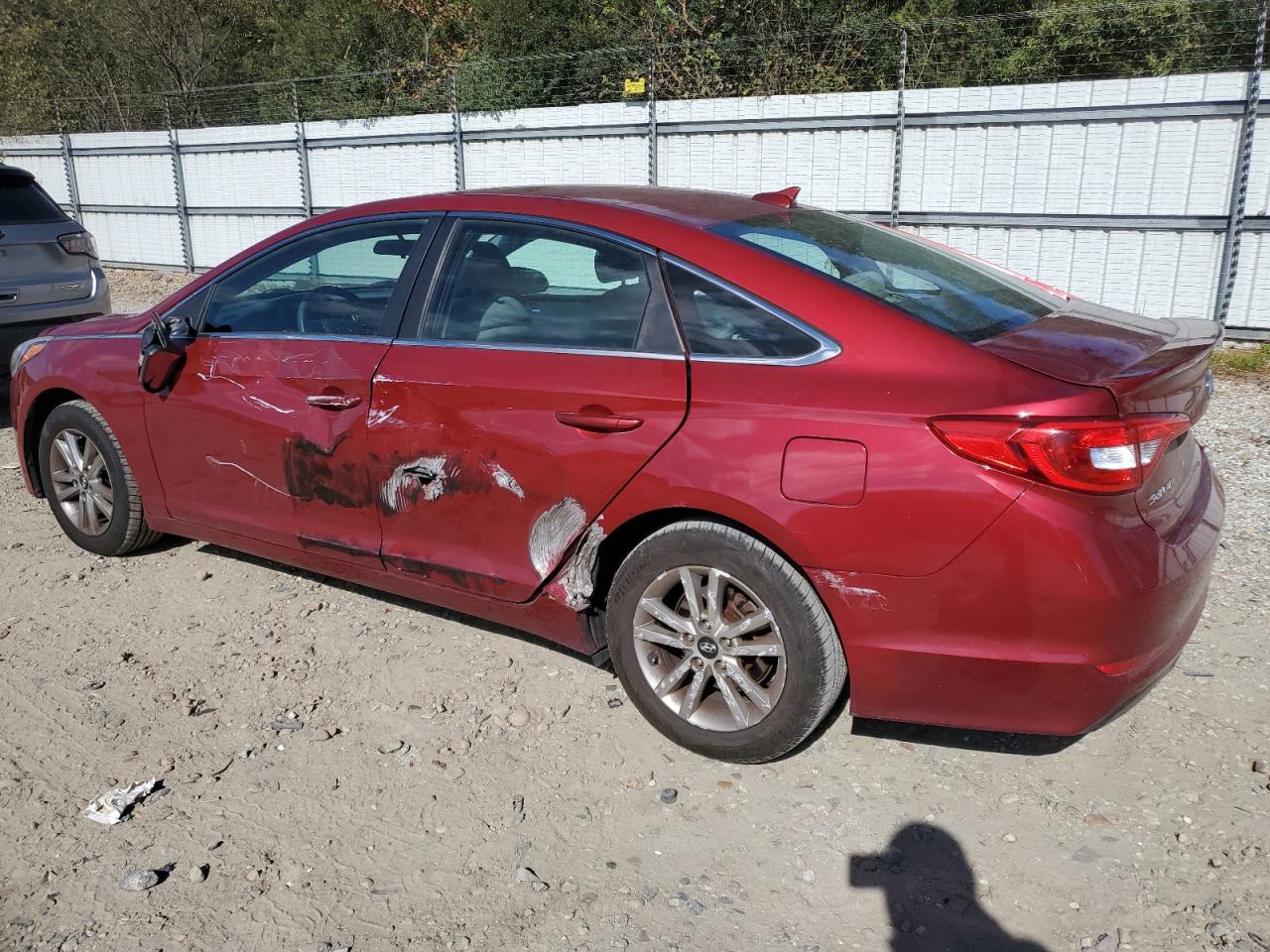 Image 2 of 2015 HYUNDAI SONATA SE 2015 with VIN 5NPE24AF5FH010903