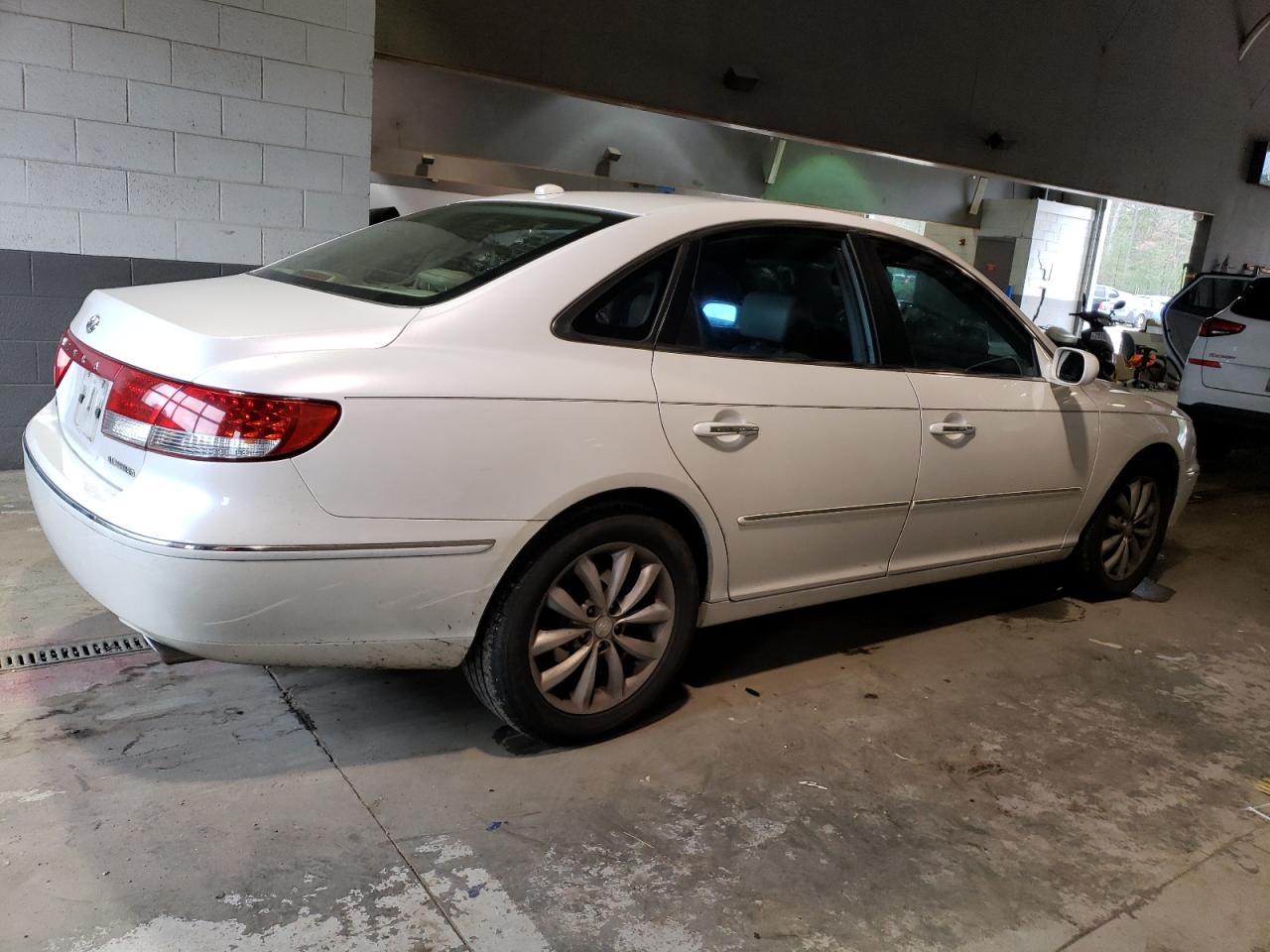 Изображение 3 2007 HYUNDAI AZERA SE 2007 с VIN KMHFC46F27A204402