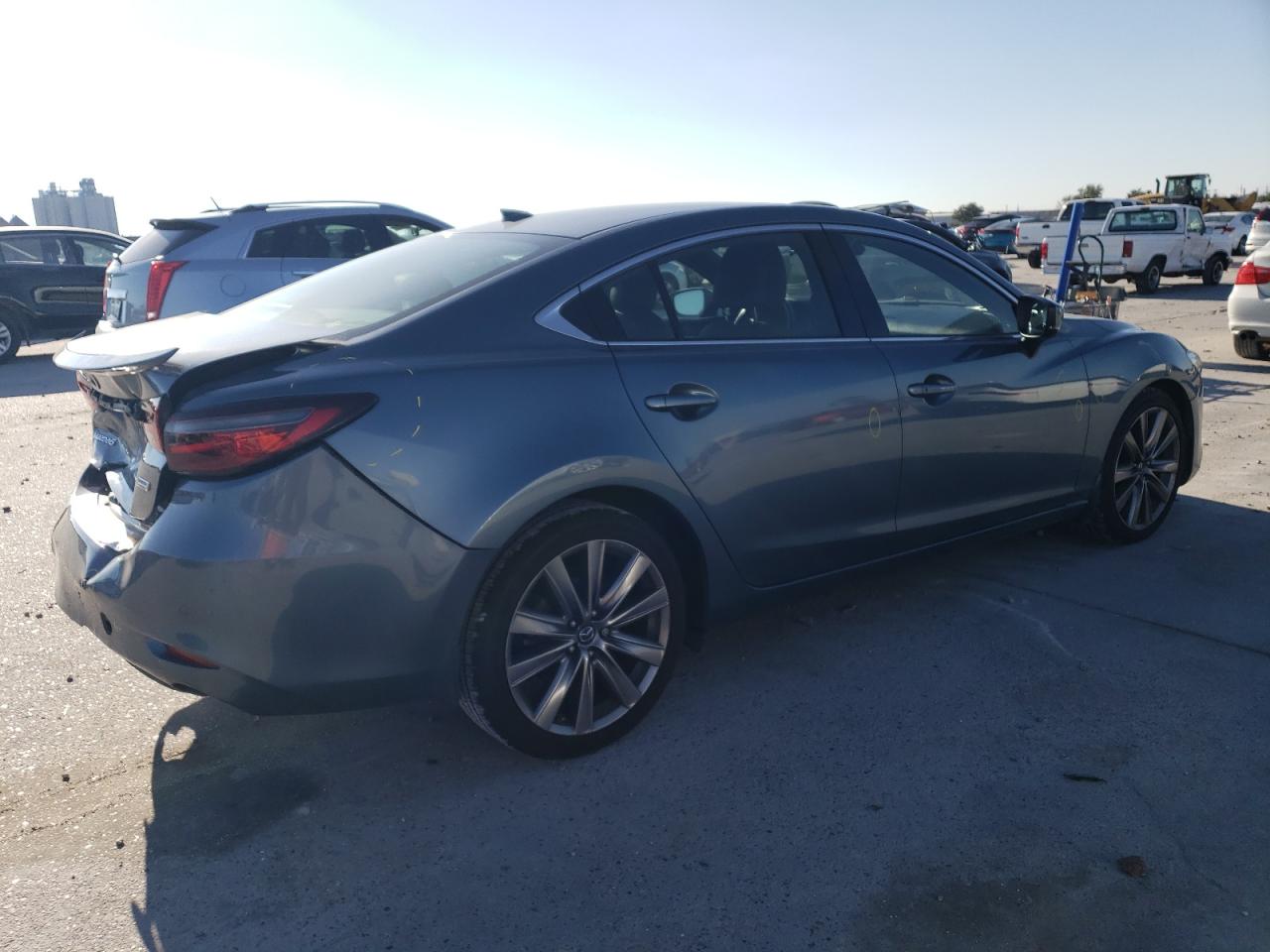 Obraz 3 z 2018 MAZDA 6 SIGNATURE 2018 z VIN JM1GL1XY0J1316436