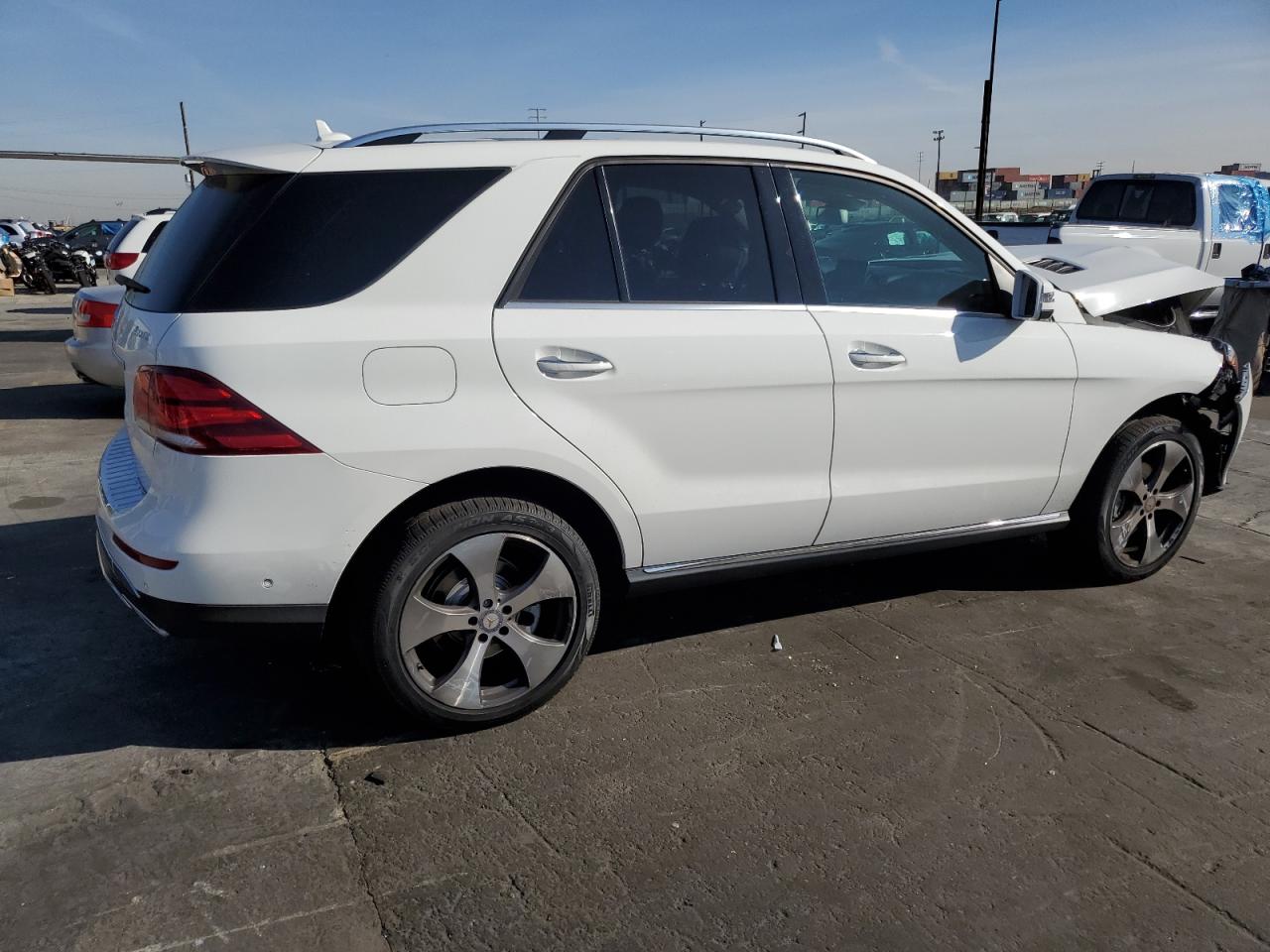 Obraz 3 z 2016 MERCEDES-BENZ GLE 350 4MATIC 2016 z VIN 4JGDA5HB0GA738723