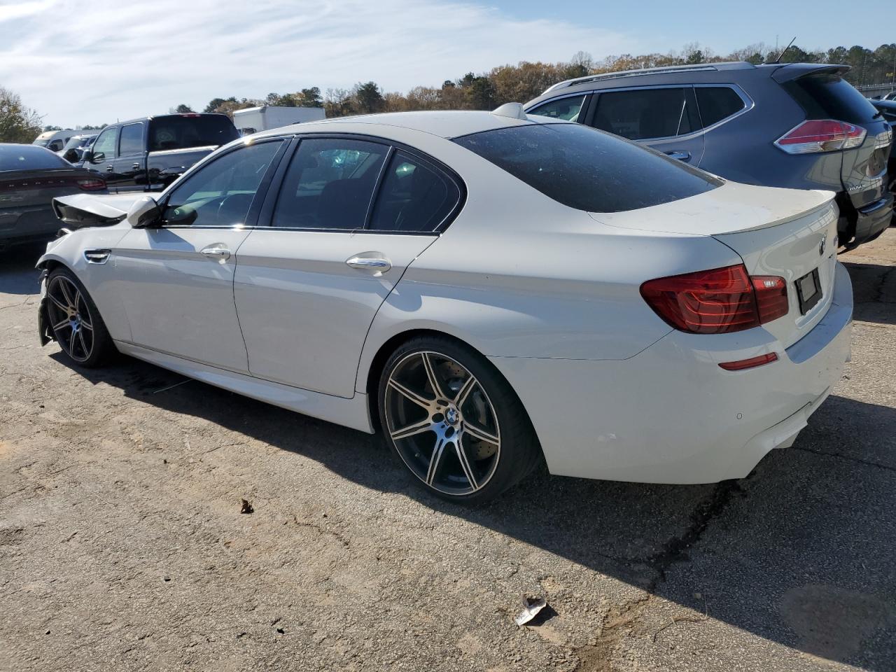 Изображение 2 2014 BMW M5  2014 с VIN WBSFV9C58ED593297