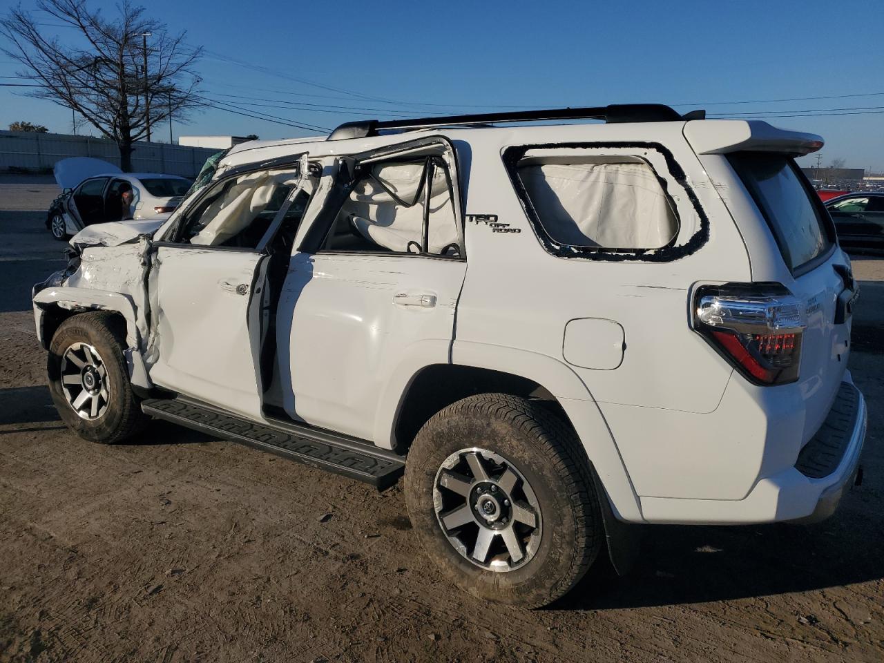 Image 2 of 2023 TOYOTA 4RUNNER SE 2023 with VIN JTERU5JR2P6169672