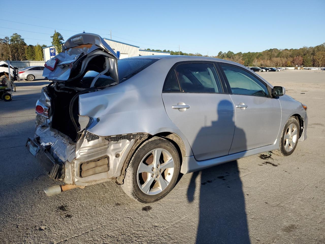 Image 3 of 2011 TOYOTA COROLLA BASE 2011 with VIN 2T1BU4EE4BC566941