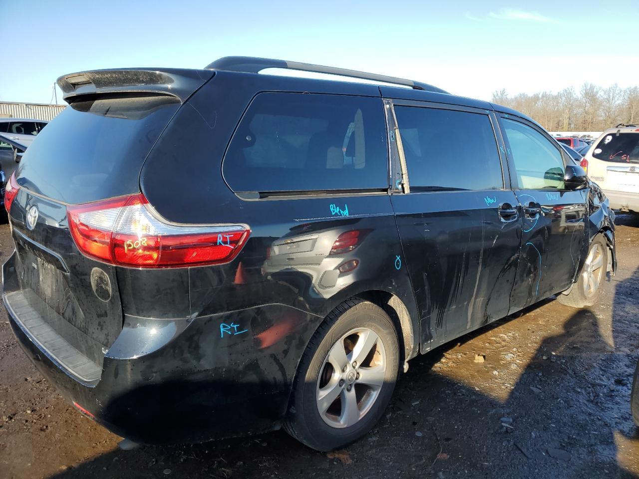 Изображение 3 2016 TOYOTA SIENNA LE 2016 с VIN 5TDKK3DC7GS763763