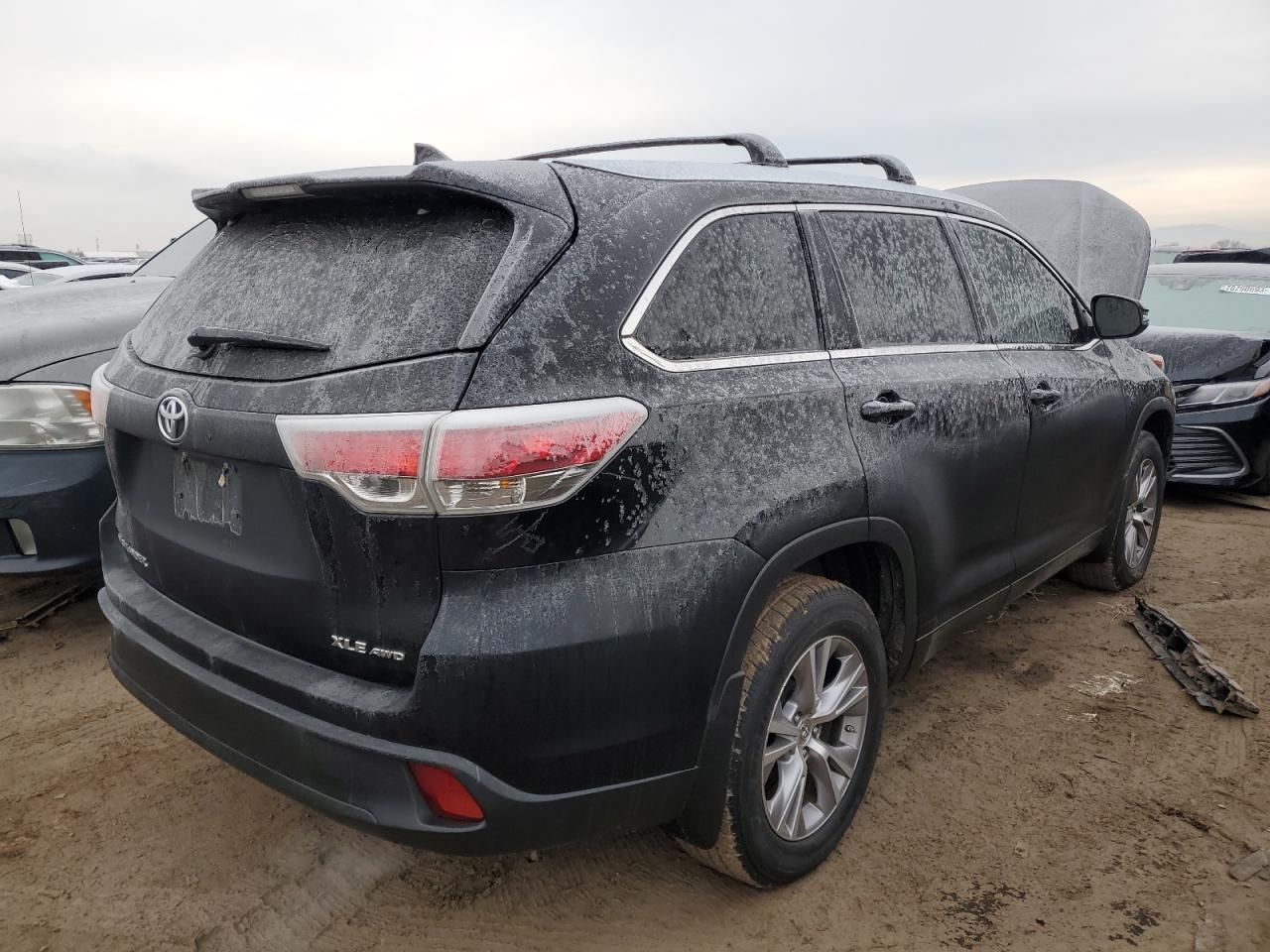 Изображение 3 2015 TOYOTA HIGHLANDER XLE 2015 с VIN 5TDJKRFH5FS145170