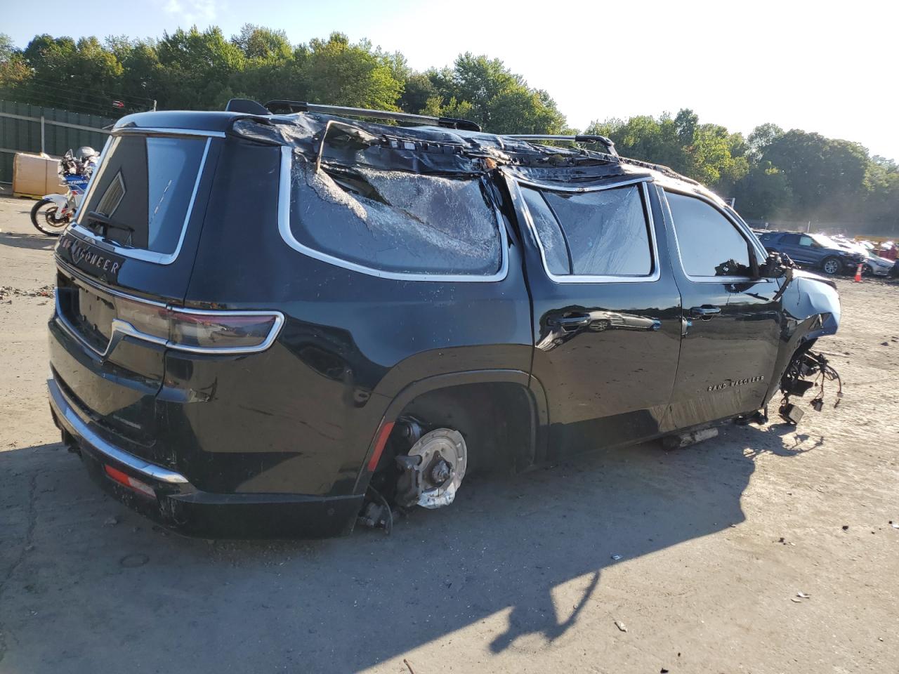 Obraz 3 z Jeep Grand Wagoneer Series Iii 2022 z VIN 1C4SJVGJXNS189012