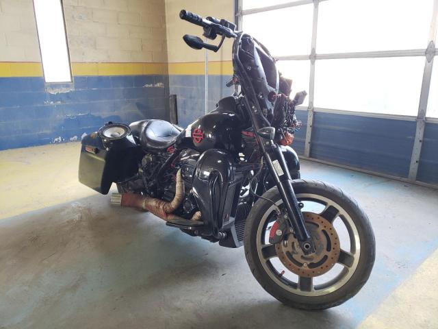 Image 1 of 2018 HARLEY-DAVIDSON FLHXS STREET GLIDE SPECIAL 2018 with VIN 1HD1KRC17JB631243