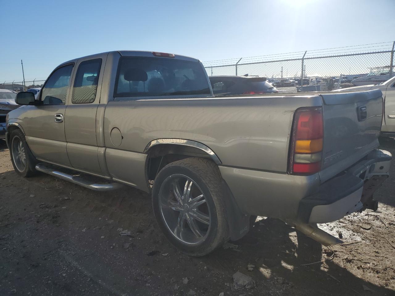 Obraz 2 z 2003 GMC NEW SIERRA C1500 2003 z VIN 2GTEC19T531330497