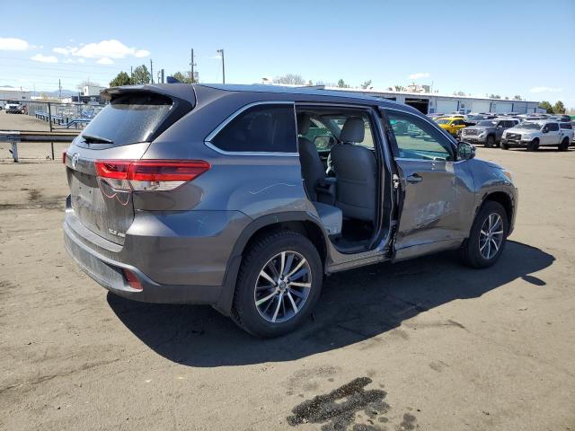 Image 3 of 2017 TOYOTA HIGHLANDER SE 2017 with VIN 5TDJZRFH2HS388725