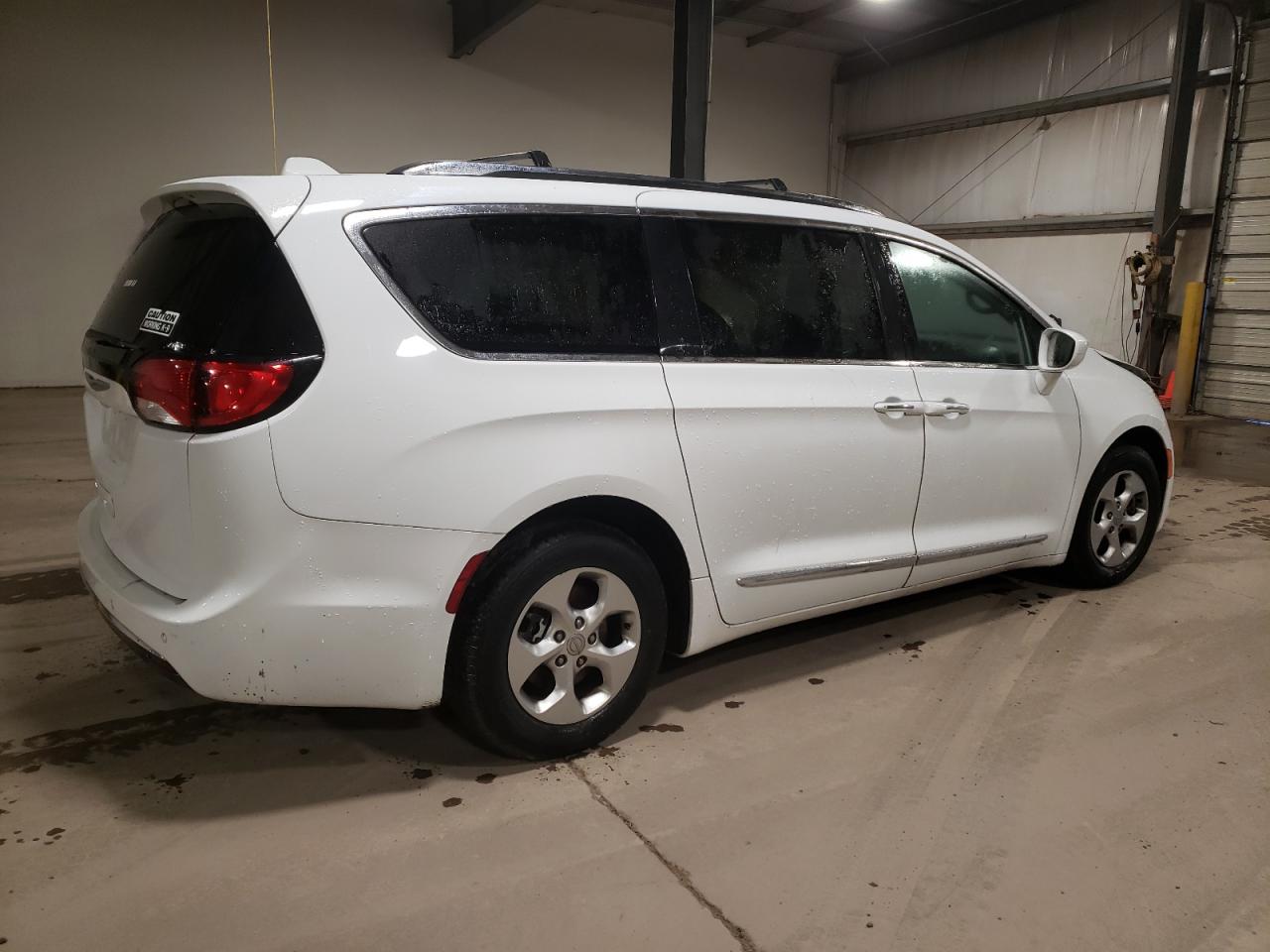 Изображение 3 2017 CHRYSLER PACIFICA TOURING L PLUS 2017 с VIN 2C4RC1EG4HR757785