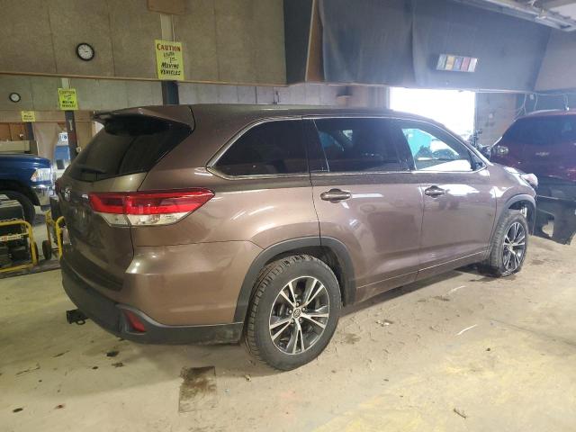 Image 3 of 2018 TOYOTA HIGHLANDER LE 2018 with VIN 5TDZARFH4JS040182