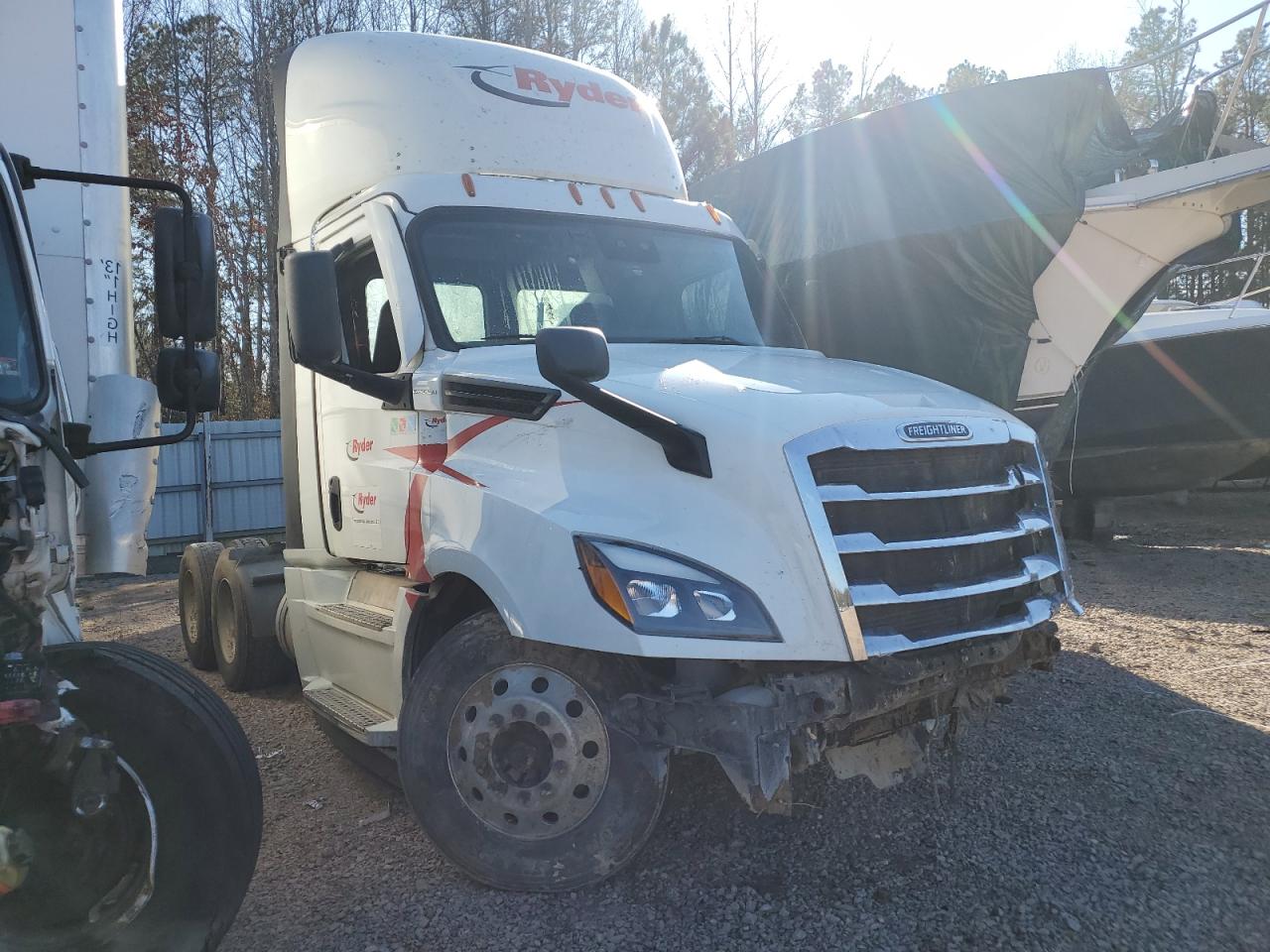 2021 FREIGHTLINER CASCADIA 126  2021 image