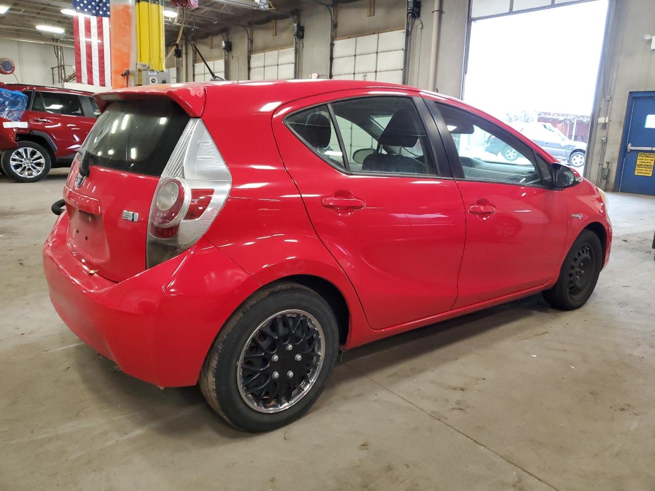 Image 3 of 2014 TOYOTA PRIUS C  2014 with VIN JTDKDTB3XE1562978
