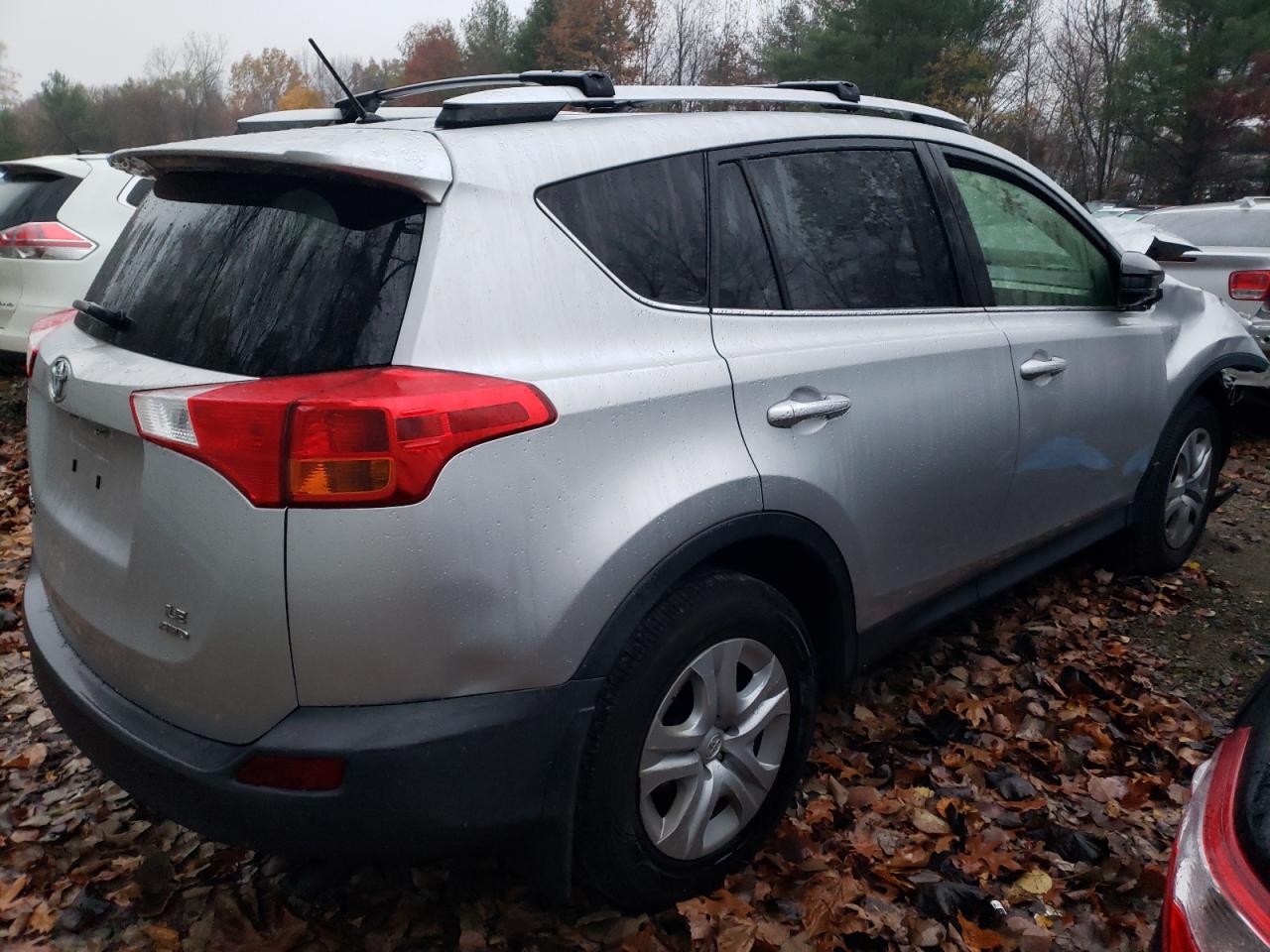 Image 3 of 2014 TOYOTA RAV4 LE 2014 with VIN JTMBFREV8ED077246