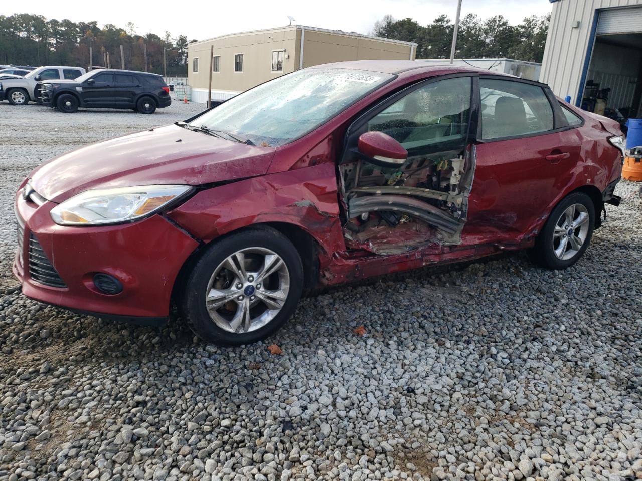Image 1 of 2013 FORD FOCUS SE 2013 with VIN 1FADP3F28DL161133