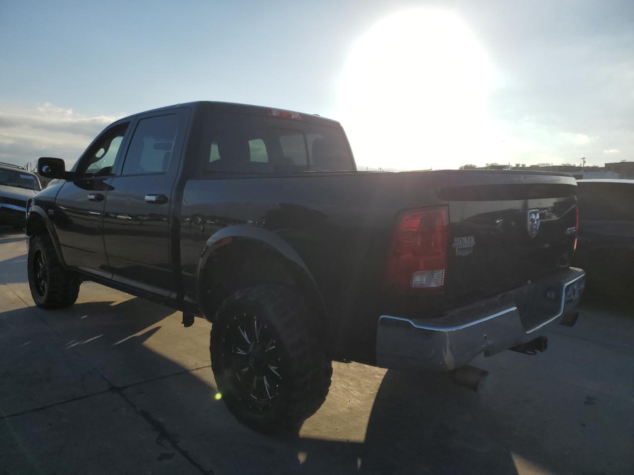 Изображение 2 Dodge Ram 1500 с VIN 1C6RD7NT7CS109773