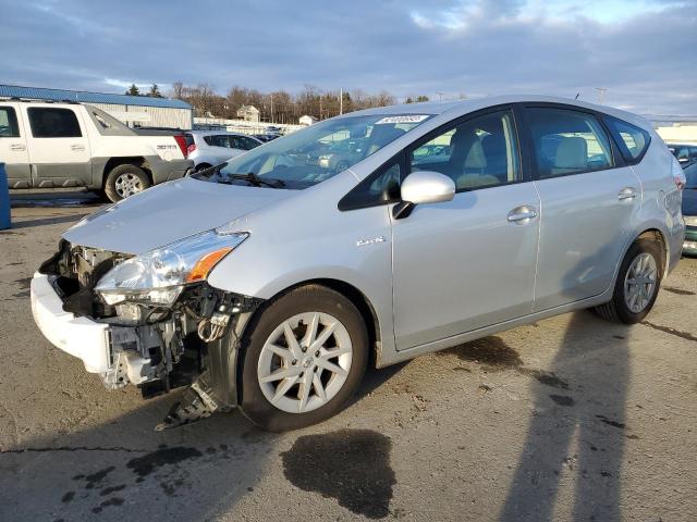 2014 TOYOTA PRIUS V  2014 image