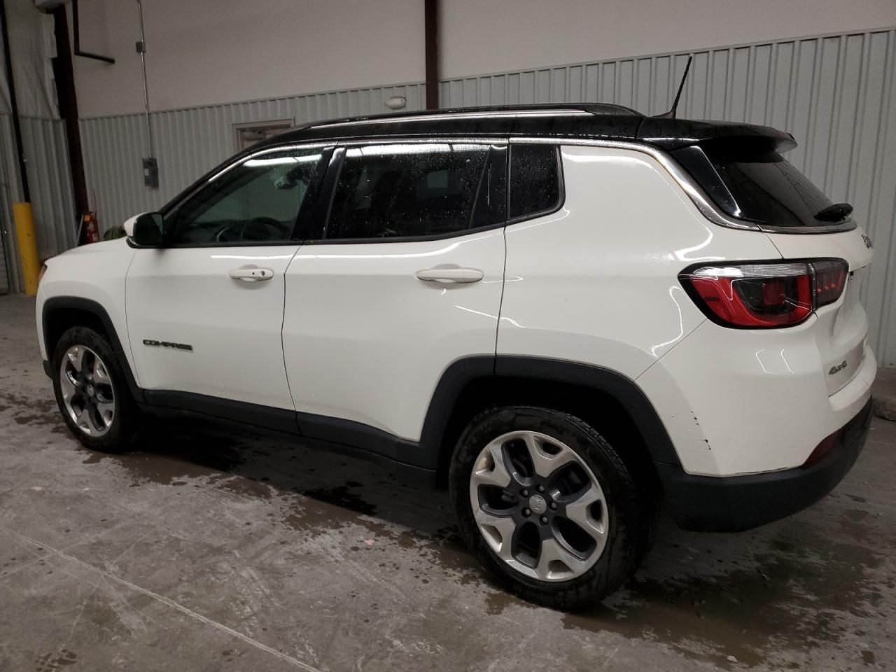 Image 2 of 2018 JEEP COMPASS LIMITED 2018 with VIN 3C4NJDCB5JT395949