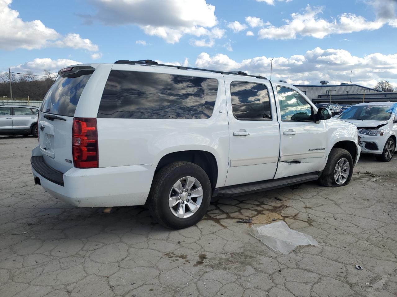 Изображение 3 2009 CHEVROLET SUBURBAN K1500 LT 2009 с VIN 1GNFK26369R267502