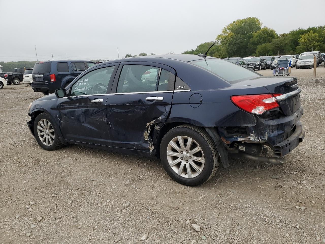 Изображение 2 2013 CHRYSLER 200 LIMITED 2013 с VIN 1C3CCBCG8DN555607