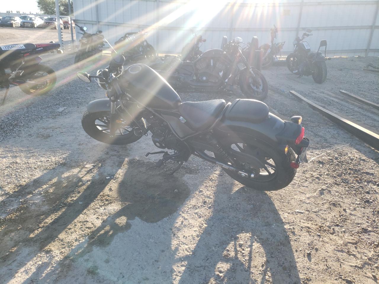 Изображение 3 2021 HONDA CMX300  2021 с VIN MLHNC5300M5400300