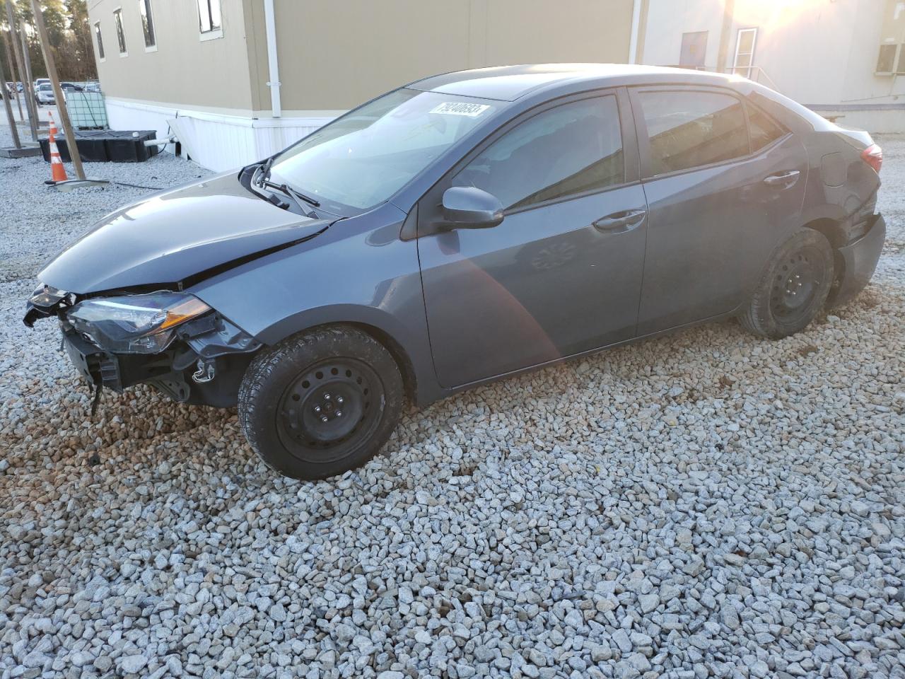 Изображение 1 2018 TOYOTA COROLLA L 2018 с VIN 5YFBURHE2JP853170