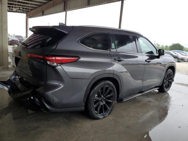 Image 3 of 2022 TOYOTA HIGHLANDER XLE 2022 with VIN 5TDGZRAH4NS126105