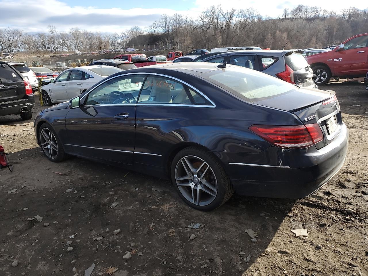 Obraz 2 z 2014 MERCEDES-BENZ E 350 4MATIC 2014 z VIN WDDKJ8JB3EF290135