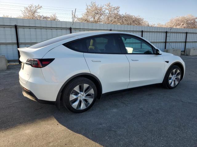 Obraz 3 z 2022 TESLA MODEL Y  2022 z VIN 7SAYGDEE9NF555311