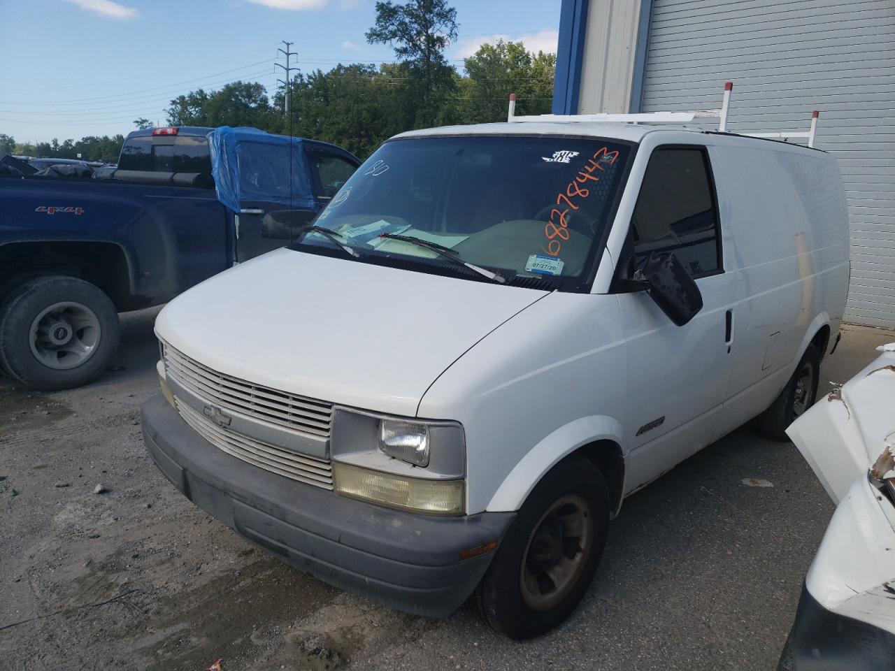 Obraz 1 z 2001 CHEVROLET ASTRO  2001 z VIN 1GCDM19W41B142781